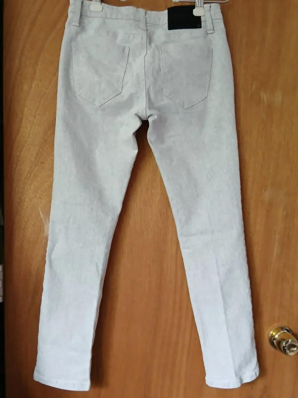 Guess light grey